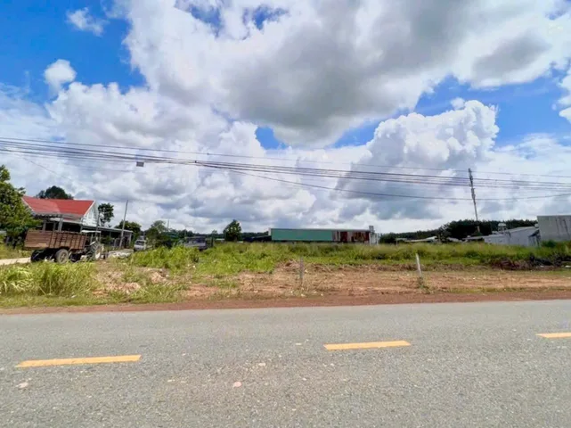 KẸT TIỀN QUÁ BÁN GẤP 1008M2 ĐẤT SHR, MT ĐƯỜNG RỘNG SÁT KCN NHÀ MÁY ĐANG HOẠT ĐỘNG CÓ CHỢ, TRƯỜNG HỌC. GIÁ 450TR