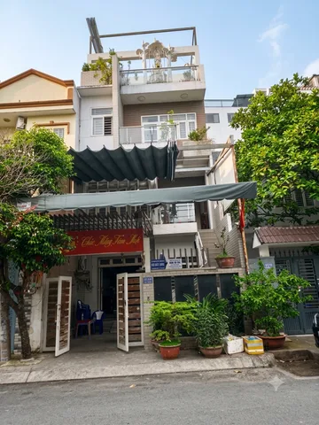 Bán Nhà 115m2 - 4 lầu - nhỉnh 18 tỷ ngay hẻm xe tải tránh Dương Quảng Hàm