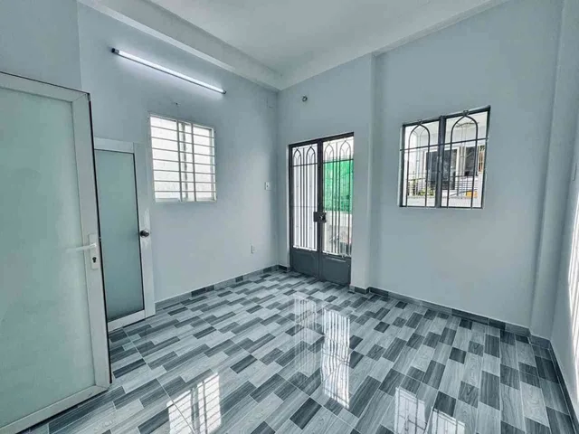 LẠC LONG QUÂN QUẬN 11 DTSD 66M² 5 TẦNG BTCT HẺM XE HƠI TRÁNH 5.19 TỶ