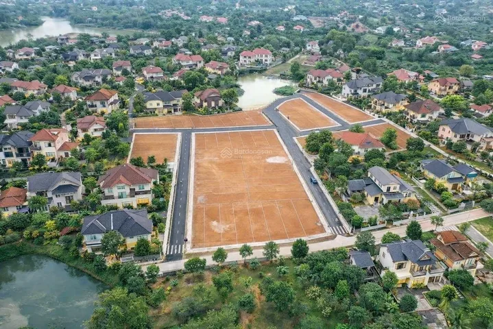 Bán Đất 100m2 có sẵn 100 m2 thổ cư giá 2.5 tỷ tại - Khu công nghệ cao hoà lạc. Dòng tiền đều