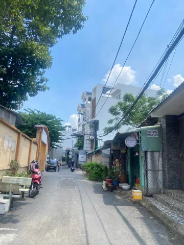 NHÀ 2 Tầng ĐƯỜNG TÂY THẠNH - GẦN AEON TÂN PHÚ - ĐH CÔNG THƯƠNG - SÂN BAY - NGANG GẦN 6M - GIÁ  Nhỉnh 5 Đồng TL.