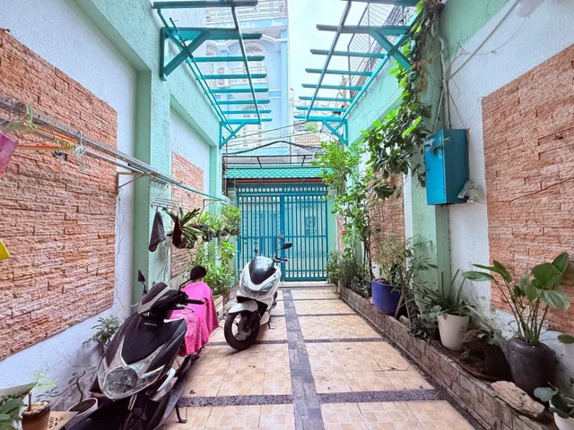 🔥 NHÀ ĐẸP – GARA Ô TÔ – HỒ BƠI SÂN THƯỢNG NGUYỄN THÁI SƠN – VỪA Ở VỪA KHAI THÁC NGUỒN THU 🔥