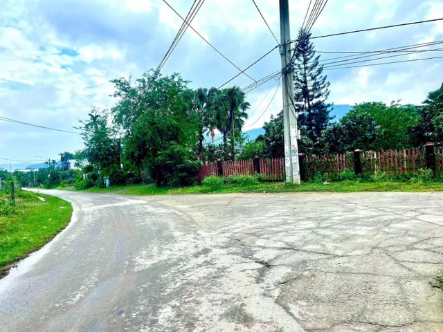 Bán Đất 1000m2 có sẵn 300 m2 thổ cư giá 4 tỷ tại Bà Nà Tp Đà Nẵng