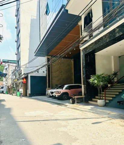 Bán Nhà Mễ Trì Thượng. Nam Từ Liêm. Lô Góc. Ô Tô. DT 55m2. MT 4.2m. 5 Tầng. Giá 15.4 Tỷ.