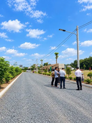 O931.783.209 KẸT TIỀN BÁN 190M2 ĐẤT ĐÔ THỊ MT ĐƯỜNG NHỰA, SÁT BÊN KCN CÔNG NHÂN LÀM VIỆC ĐÔNG. GIÁ 745TR