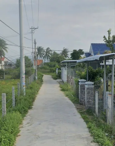 Bán Đất 272.4m2 có sẵn 180 m2 thổ cư giá 4.35 tỷ tại Xã Vạn Thắng Huyện Vạn Ninh Khánh Hòa