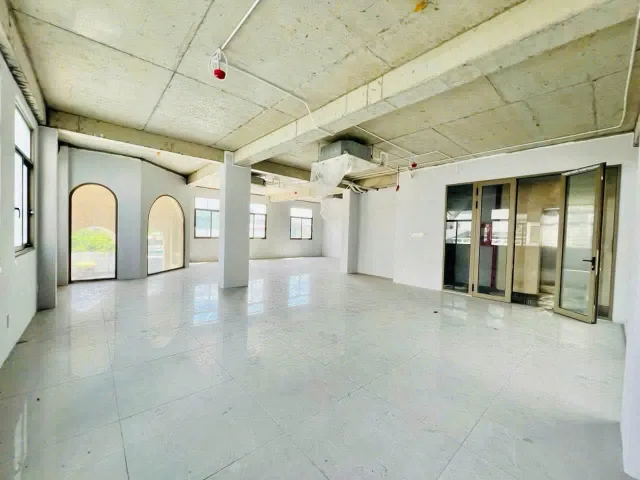 Mặt tiền Kd đa ngành nghề, 56m2, Sát nguyễn sơn chỉ 5,5 Tỷ còn thương lượng