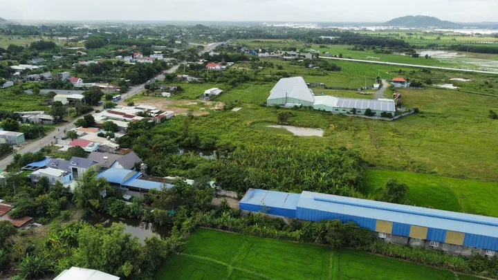 Bán hơn 3Ha Đường Lê Trọng Tấn . Quy hoạch Full hồng