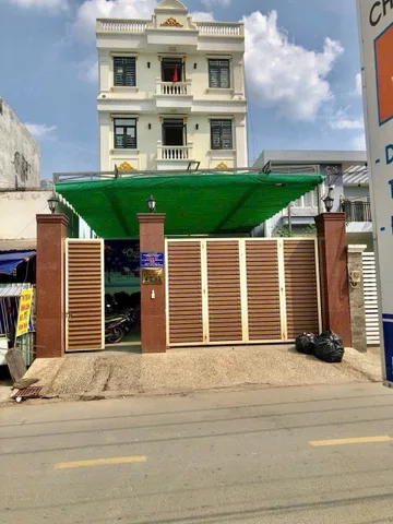 Chủ Gấp Bán_Tòa CHDV Mặt Tiền 320m2_Dòng Tiền 210triệu/thg_đường số 11 P.Trường Thọ TP Thủ Đức
