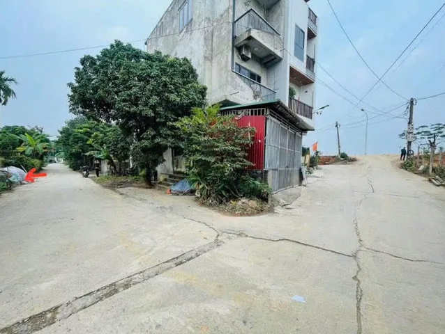 Bán Đất 100m2 có sẵn 100 m2 thổ cư giá 2 tỷ tại Xã Phú Cát Huyện Quốc Oai Hà Nội