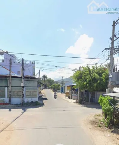 Bán Đất 117m2 có sẵn 80 m2 thổ cư giá 2.8 tỷ tại Đường Liên Xã Xã Vạn Hưng Huyện Vạn Ninh Khánh Hòa