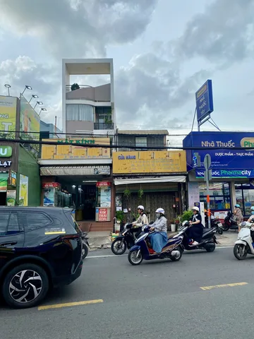 Nhà C4 MTKD Lê Văn Việt_Hiệp Phú_Quận 9_Ngang 4m_112M2_đường sầm uất nhất Quận 9