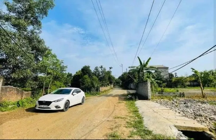 Bán Đất 100m2 có sẵn 100 m2 thổ cư giá 2 tỷ tại Xã Phú Cát Huyện Quốc Oai Hà Nội