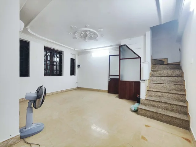 CHO THUÊ NHÀ PHỐ TÔN ĐỨC THẮNG, ĐỐNG ĐA, MẶT NGÕ Ô TÔ TRÁNH, Ở, KINH DOANH, VP