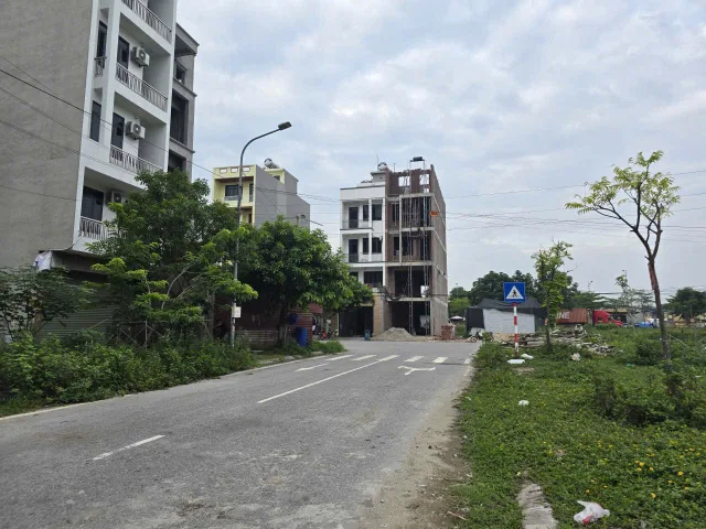 Bán lô Khắc Niệm 2 ,phường Hạp Lĩnh, TP Bắc Ninh. 
Trục đường 17m , làn 2 đường QL 38 cách cầu vượt 38 Bồ Sơn, nút giao Tây Nam và hồ điều hòa 500m.
🍀 DT 93,5m2
🍀 Mặt 5,5m. Hướng tây bắc