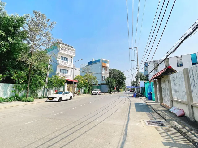 NGỘP BÁN ĐẤT 200M2, NGANG 9.5M, SÁT ĐƯỜNG LÊ VĂN LƯƠNG, XÂY TỰ DO, 6.1 TỶ