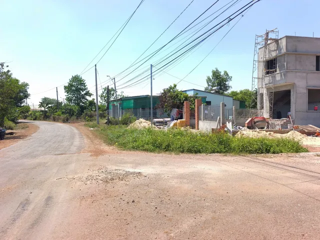 Bán Đất 1000m2 có sẵn 100 m2 thổ cư giá 480 triệu tại Xã Tân Lợi Huyện Đồng Phú Bình Phước