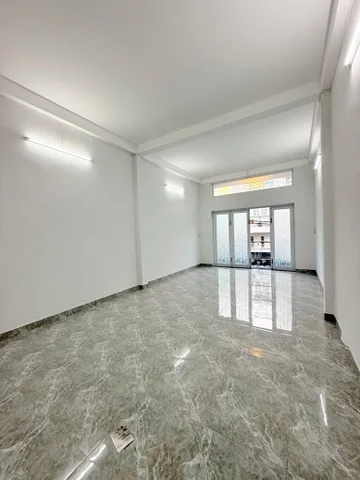 ÔTÔ ĐẬU CỬA NGAY CHỢ VẢI LỚN NHẤT TÂN BÌNH - LẠC LONG QUÂN - 2 TẦNG - 124M² - NGANG 5.2M - GIÁ 12.4 TỶ