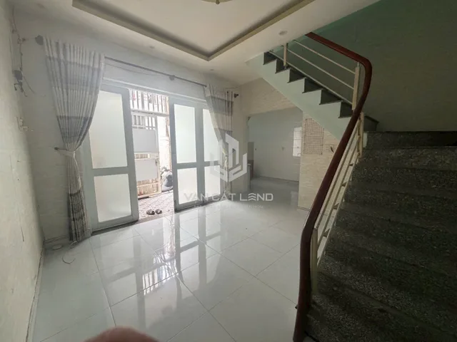 BÁN NHÀ 1 TRỆT 1 LẦU HẺM DASU  ĐƯỜNG HÙNG VƯƠNG . VŨNG TÀU
