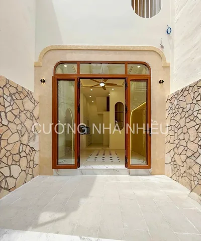 Nhà mới đẹp (thiết kế wabi sabi) 4 tầng đúc cạnh đường số Q4; cách Q1 chỉ 1 cây cầu; không quy hoạch