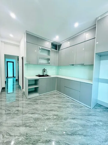 Bán Nhà Đường Láng. Đống Đa. 5 Tầng Thang Máy. Ô Tô. DT 36m2. MT 3.5m. Giá 13.8 Tỷ.