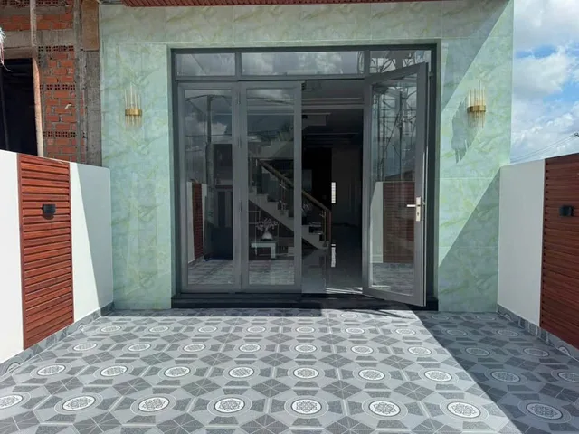 Bán Nhà riêng 110m2 có sẵn 110 m2 thổ cư giá 2.85 tỷ tại Đường Nguyễn Hữu trí Xã Tân Bửu Huyện Bến Lức Long An