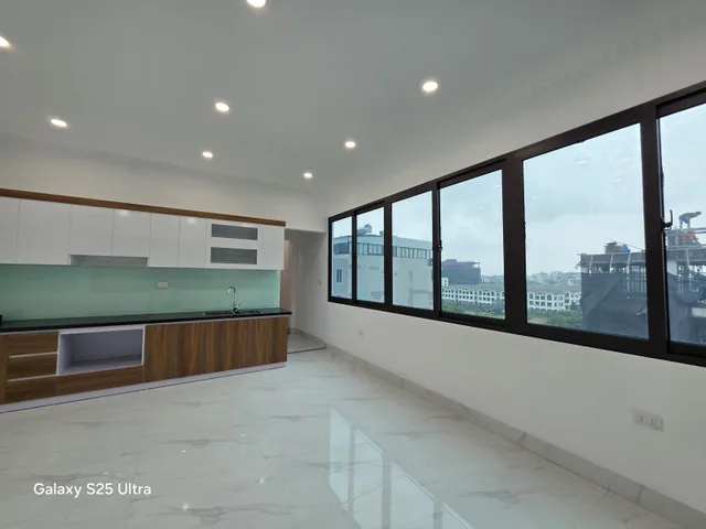 BÁN NHÀ TRỊNH CÔNG SƠN – VIEW HỒ TÂY – VỊ TRÍ ĐẮC ĐỊA – NHÀ MỚI THANG MÁY – THÔNG SÀN – 3 BƯỚC RA MẶT PHỐ