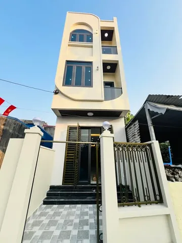 🔥 NHÀ 3 TẦNG CAM LỘ 4 – HÙNG VƯƠNG | CÓ SÂN RIÊNG | GIÁ 3,x TỶ 🔥