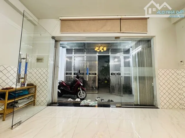 Kẹt tiền bán gấp nhà bình Chánh 90m2 chỉ với giá 2 tỷ 450tr , bao công chứng ; shr