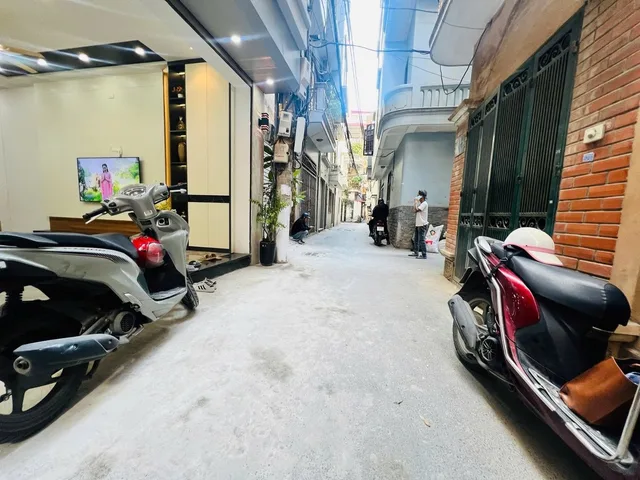 Bán Nhà Hoàng Văn Thái. Thanh Xuân. Ô Tô. DT 42m2. MT 4m. 5 Tầng. Giá 13.9 Tỷ.