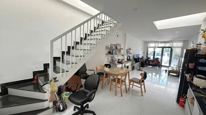 Bán Nhà riêng 56m2 có sẵn 56 m2 thổ cư giá 4.6 tỷ tại đường 13m đường nhánh Đường Phong Châu Xã Vĩnh Thái Thành phố Nha Trang Khánh Hòa