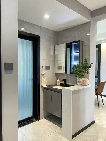 Bán nhà 3 tầng : diện tích  46 m giá 1 ti 9xxtại Thiên Hương ngõ to rộng.l/h:076.231.9990 e Thúy