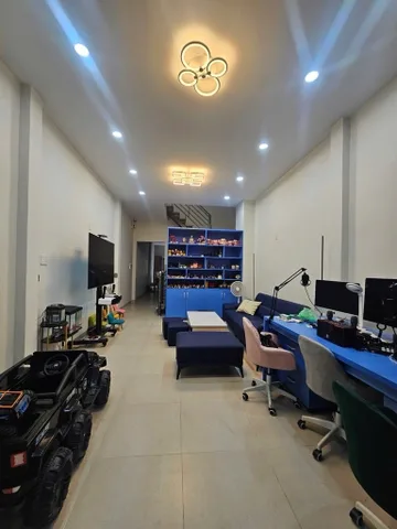 [T2952*] Nhà vuông vức 3 tầng sát Chợ Xóm Mới - 9.x tỷ