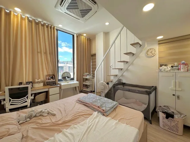 CHDV + PENTHOUSE KẾ PHAN ĐĂNG LƯU 5 TẦNG THU 61TR 10,5 TỶ HẺM Ô TÔ TRÁNH