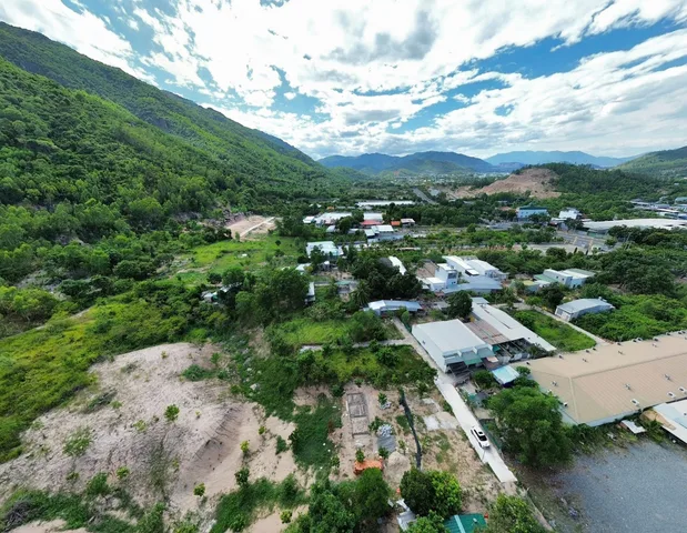 Bán Đất 2800m2 giá 9.5 tỷ tại Xã Phước Đồng Thành phố Nha Trang Khánh Hòa