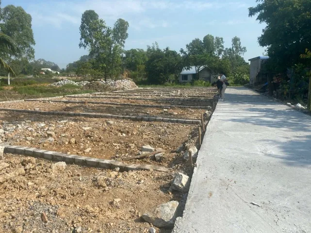 Bán Đất 61m2 giá 590 triệu tại Thị trấn Minh Đức ngõ ô tô đỗ cửa.l/h:076.231.9990 e Thúy