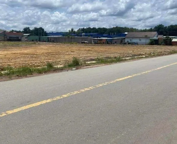 0931.783.209 BÁN ĐẤT 230M2 CÓ SẴN THỔ CƯ NGAY TTHC CHƠN THÀNH DÂN CƯ ĐÔNG. GIÁ 680 TRIỆU