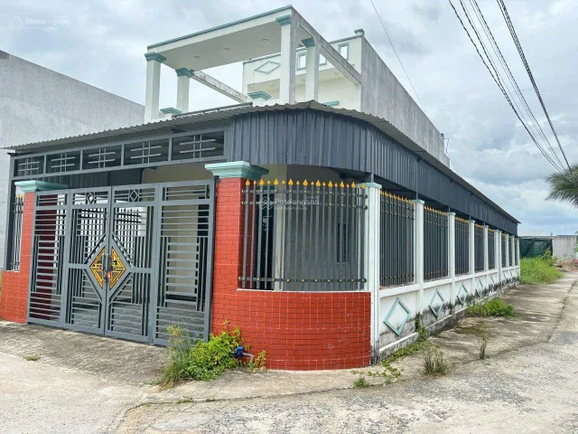 Gấp gấp Bán Nhà riêng góc 2 MT hẻm tại đường 835C, xã Long Cang, Tây Ninh, giá tốt 3,4 tỷ, 327,3 m2