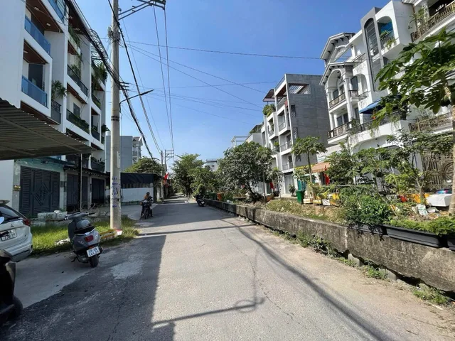 Bán Đất Trục Tô Ngọc Vân Quận 12 Hẻm Xe Hơi Tránh 86m² Sổ Hồng Riêng Chỉ 4.85 Tỷ