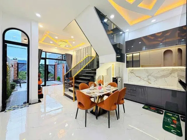 SIÊU NHÀ NGỘP MẶT TIỀN HẼM Q10 - TP. HỒ CHÍ MINH , CHỦ BÁN NHANH ĐỂ QUA ĐỨC Ở VỚI CON CHÁU. TẶNG FULL NỘI THẤT CAO CẤP