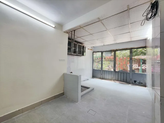 TẬP THỂ TẦNG 1 THÀNH CÔNG, BA ĐÌNH - 20M RA ÔTÔ - MẶT NGÕ - 2 LỐI ĐI - Ở, LÀM VP, KHO, SPA, NAIL, PHÒNG TẬP