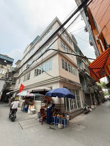 Cho thuê nhà 5 tâng THANG MÁY tại NGÕ 151 Láng Hạ, Đống Đa. 40 triệu/ tháng. Ưu tiên: Hộ gia đình, Kinh doanh, Văn phòng