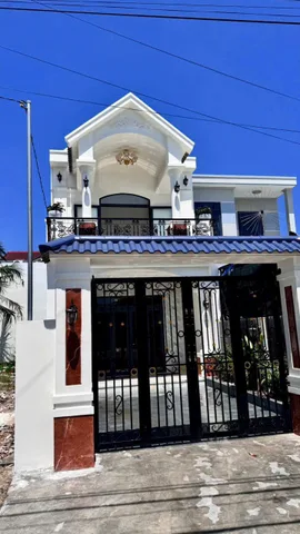 Bán nhà 1 trệt 1 lầu đúc mới 100% (SỔ HOÀN CÔNG), mái ngói, mặt đường nhựa Hương Lộ 45 - Diên Phú