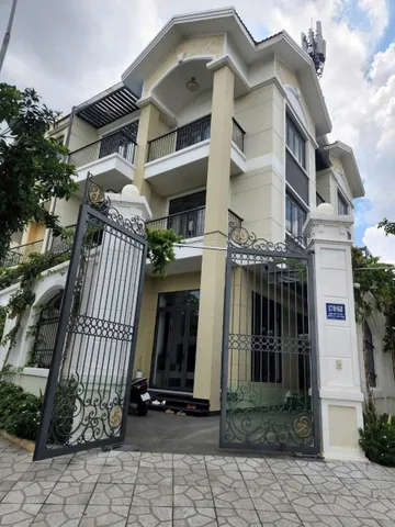 Biệt thự đẹp góc 2 MT - 179/68 Đặng Thùy Trâm, P.13, Q. Bình Thạnh - LH: 0942035334 ( Đức Triệu nhà mặt phố trung tâm )