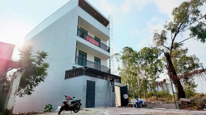 BÁN NHÀ ĐẸP - SẴN DÒNG TIỀN 
Đường Hoàng Hữu Nam Phường Tân Phú Quận 9 TP. Hồ Chí Minh
Gía 18tỷ full nội thất.