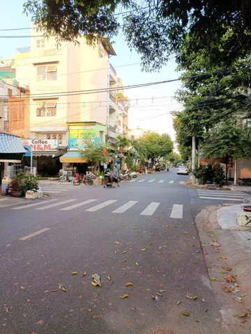 BÁN CHDV KHU BÀN CỜ HỌ LÊ - NGAY CHỢ VẢI PHÚ THỌ HOÀ - 72M2 VUÔNG - GẦN NGÃ 4 - HƠN 11Tỷ