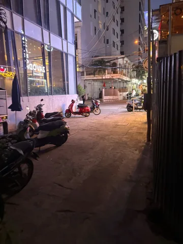 Nhà Quân Trấn, Hùng Vương - cách biển Trần Phú: 190m hẻm ba gác/cách đường ô tô 15m. Dt 46m2. Giá 6ty