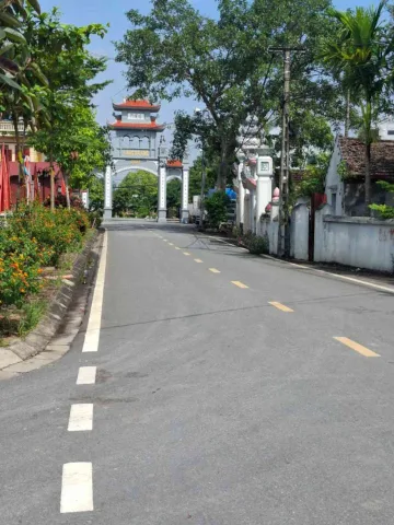 BÁN ĐẤT ,BÁ KHÊ- VĂN GIANG, LÔ GÓC,NGAY CẠNH MẦM NON, MẶT TIỀN ĐƯỜNG RÔNG 6M, 70 TRIỆU/M.