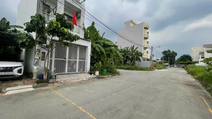 Bán Đất 55m2 có sẵn 54 m2 thổ cư giá 4.2 tỷ tại Đường Bưng Ông Thoànn Phường Phú Hữu Quận 9 TP. Hồ Chí Minh