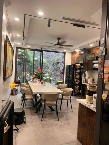 Bán Nhà riêng 72m2 sẵn full nội thất thang máy 6 tầng vị trí đắc địa Bồ Đề